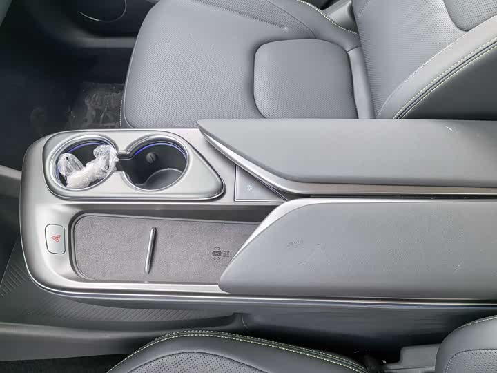 Фото 5 - BAIC Arcfox Alpha T5