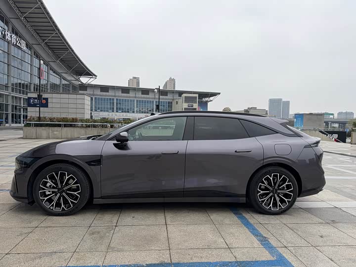 Фото 2 - Zeekr 007 GT