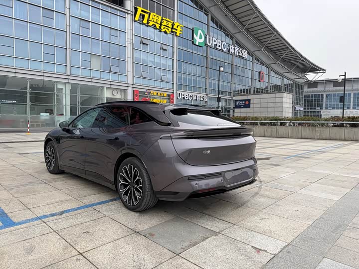 Фото 3 - Zeekr 007 GT