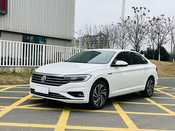 Photo 1 - Volkswagen Sagitar L