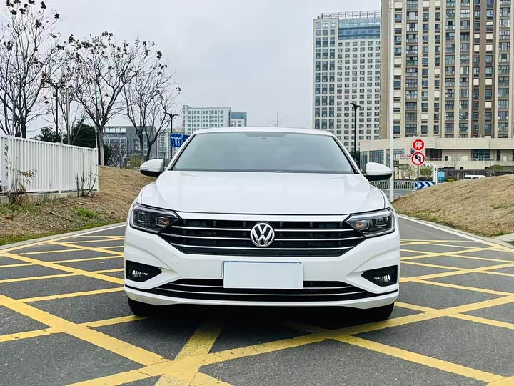 Photo 2 - Volkswagen Sagitar L