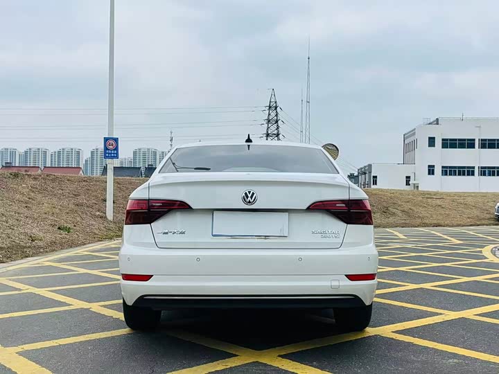 Photo 8 - Volkswagen Sagitar L