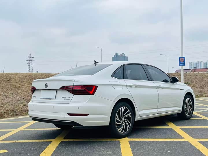 Photo 9 - Volkswagen Sagitar L