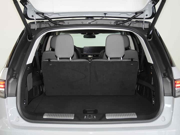 Фото 7 - Lincoln Aviator