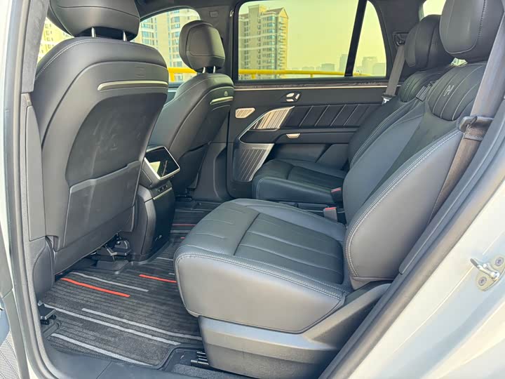 Фото 9 - Nio Onvo L90