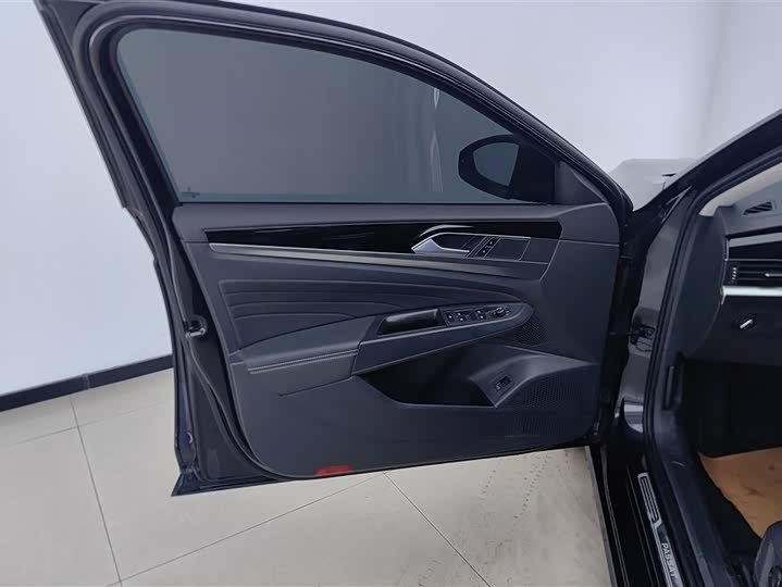 Photo 7 - Volkswagen Passat