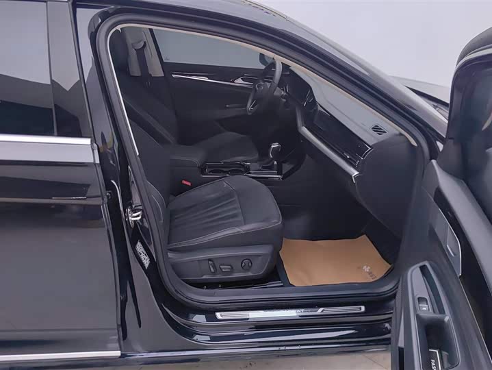 Photo 8 - Volkswagen Passat