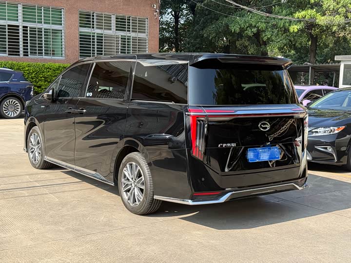 Фото 4 - GAC Trumpchi M8