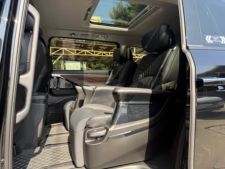 Фото 9 - GAC Trumpchi M8