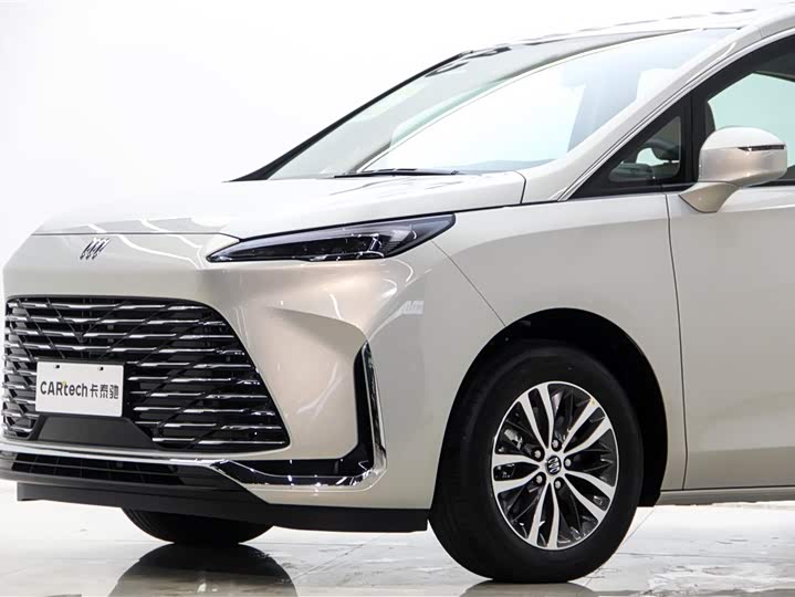 Фото 7 - Buick GL8 ES