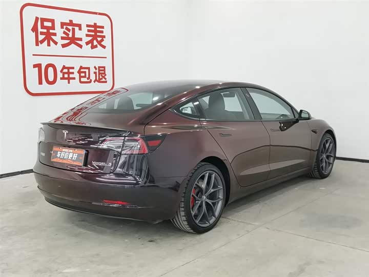 Фото 2 - Tesla Model 3