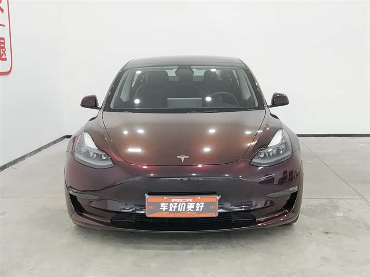 Фото 3 - Tesla Model 3