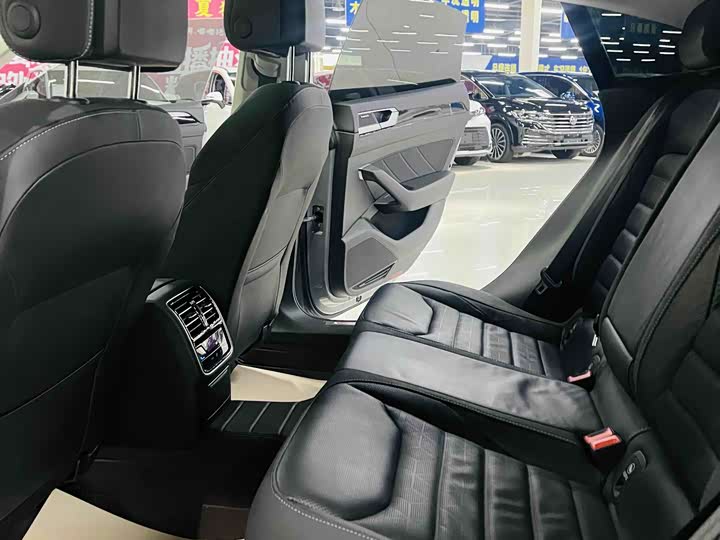 Фото 8 - Volkswagen CC