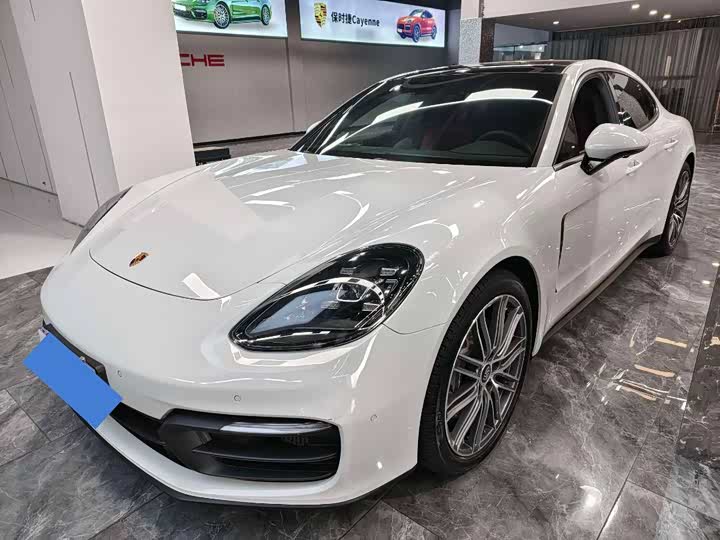 Фото 1 - Porsche Panamera