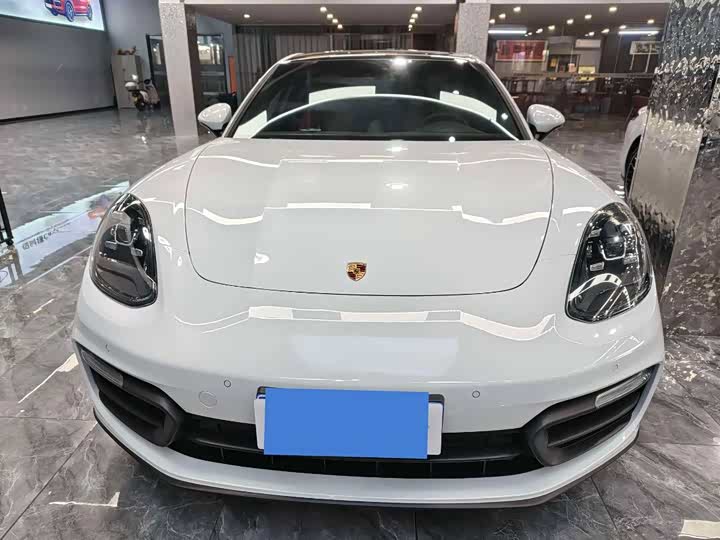 Фото 2 - Porsche Panamera