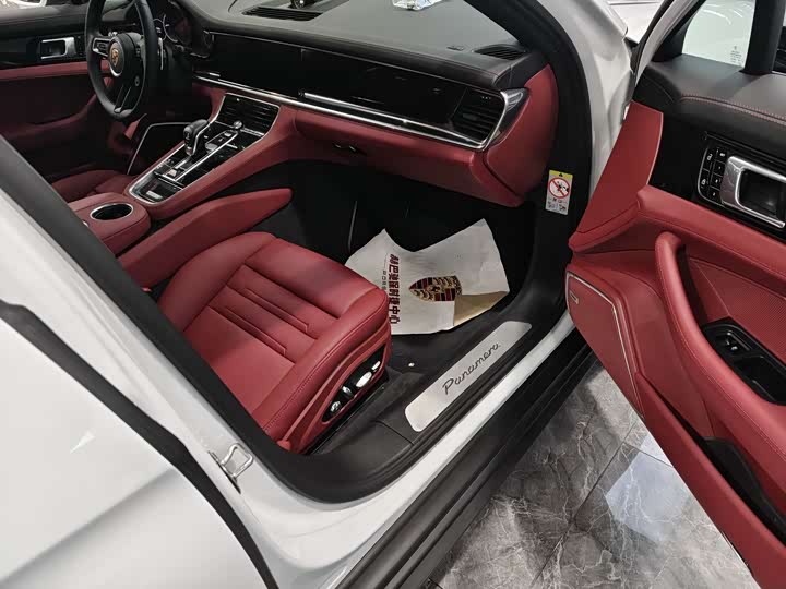 Фото 8 - Porsche Panamera