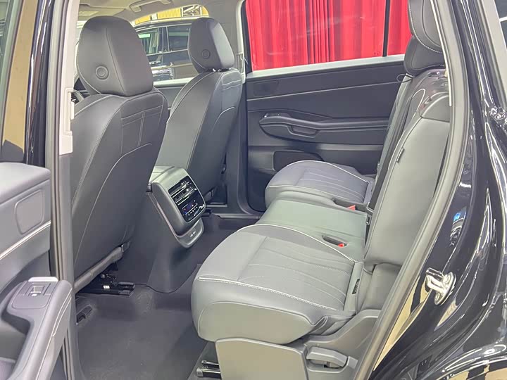 Photo 6 - Volkswagen Teramont Pro