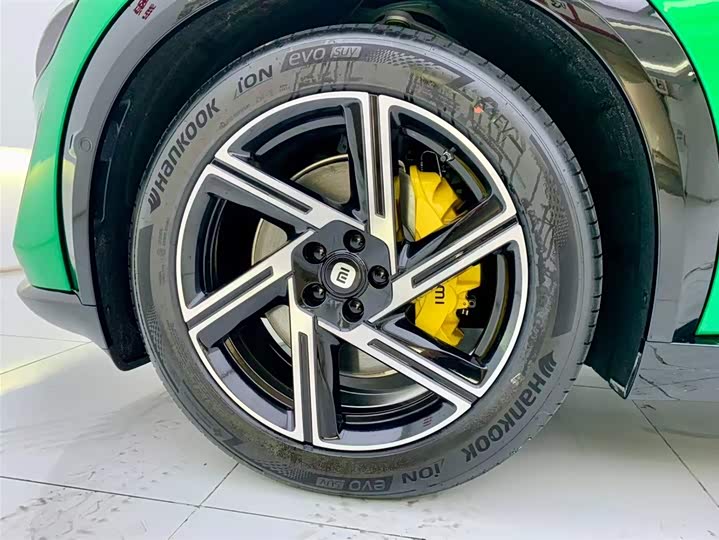 Фото 6 - Xiaomi YU7