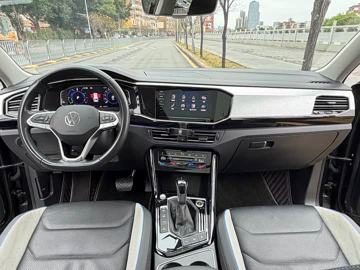 Photo 6 - Volkswagen Tayron GTE Hybrid