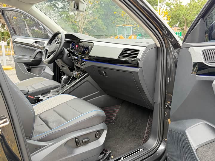 Photo 8 - Volkswagen Tayron GTE Hybrid