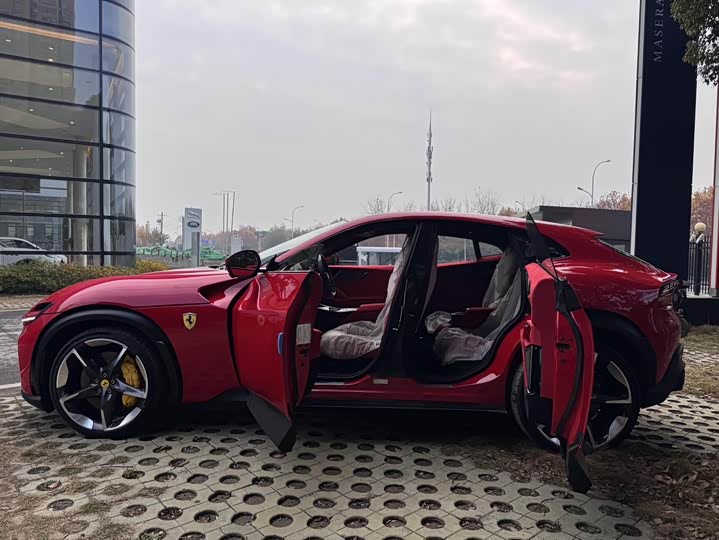 Фото 2 - Ferrari Purosangue