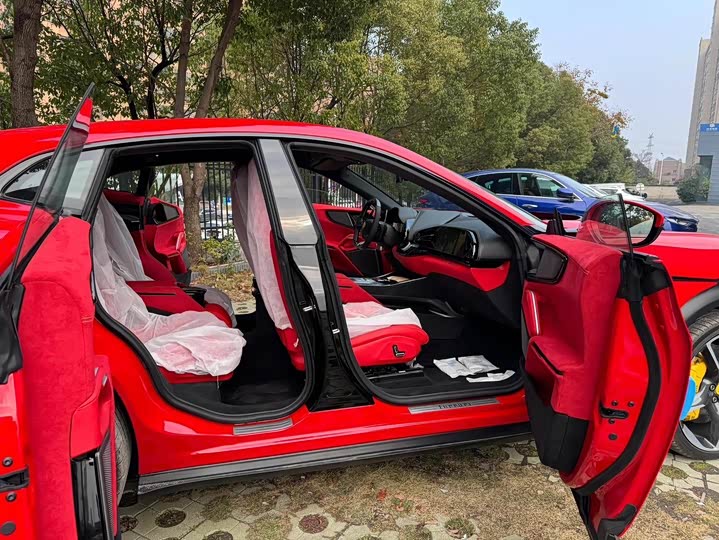 Фото 8 - Ferrari Purosangue