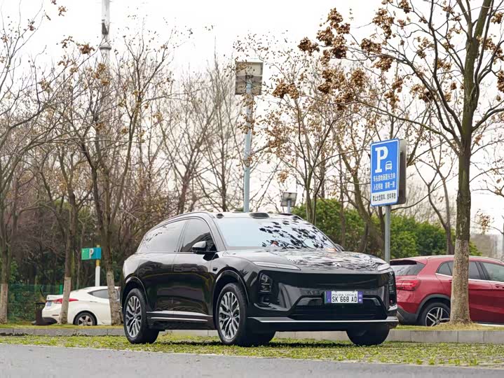 Фото 3 - Nio ES6