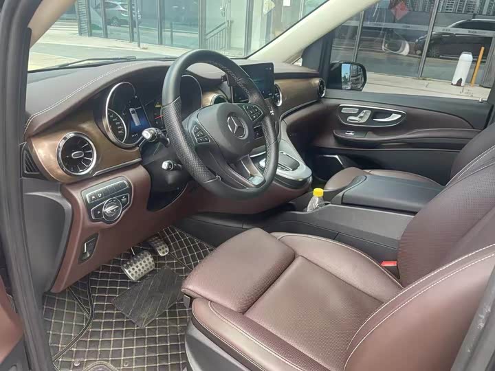 Mercedes-Benz V-Class 2022 2022款 V 260 L 长轴距豪华版