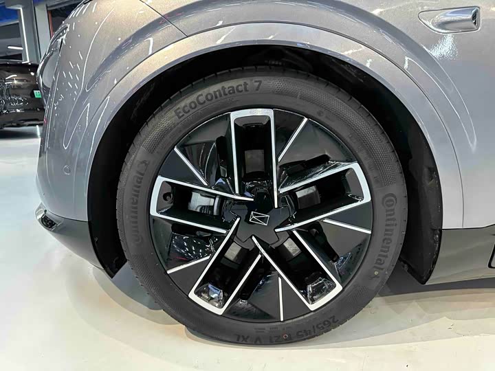 Фото 4 - Avatr 07