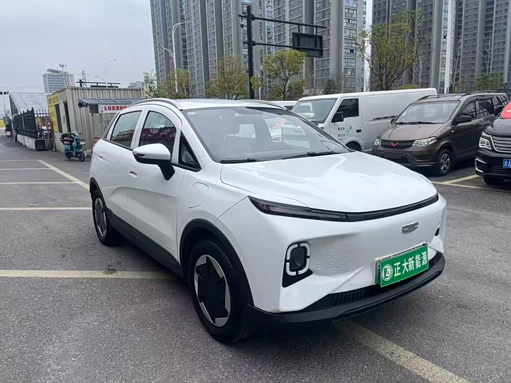 Фото 2 - Geely Geometry E Firefly