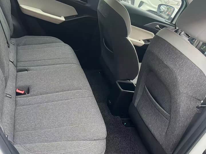 Фото 5 - Geely Geometry E Firefly