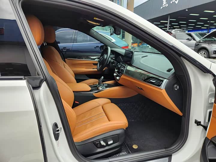 Фото 5 - BMW 6 Series GT