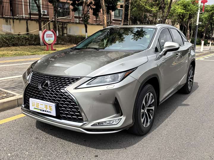Фото 1 - Lexus RX
