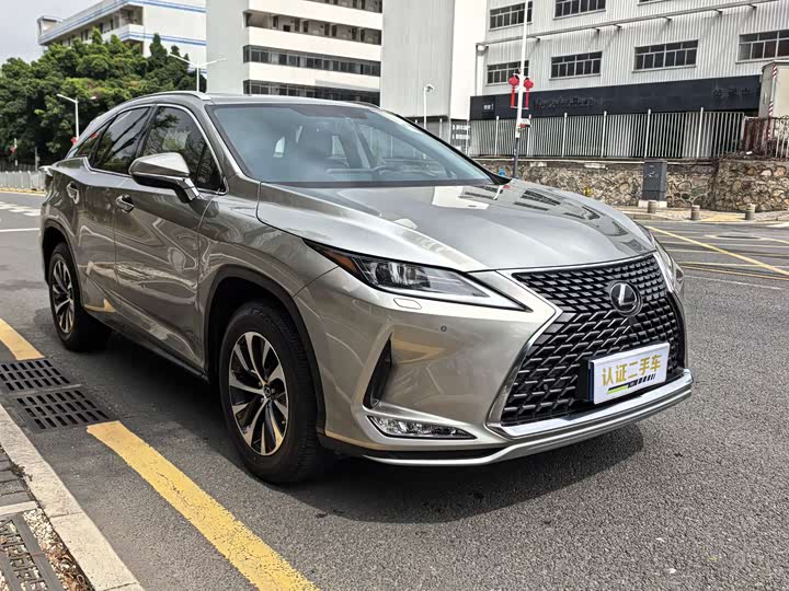 Фото 3 - Lexus RX