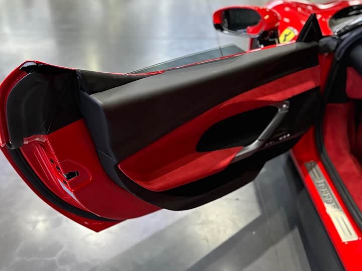 Photo 10 - Ferrari 296