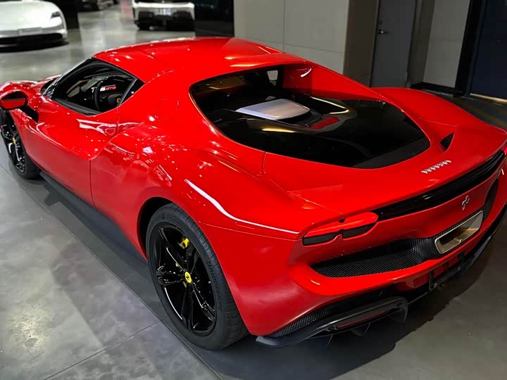 Photo 6 - Ferrari 296