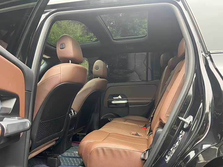 Photo 5 - Mercedes-Benz GLB-Class