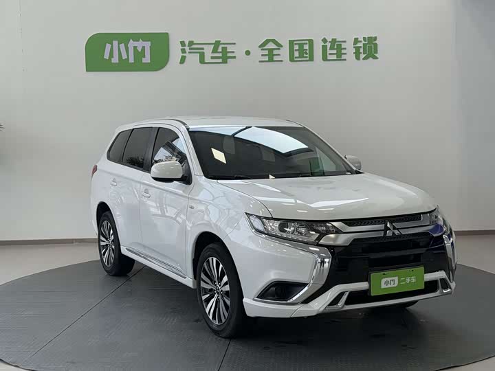 Фото 3 - Mitsubishi Outlander