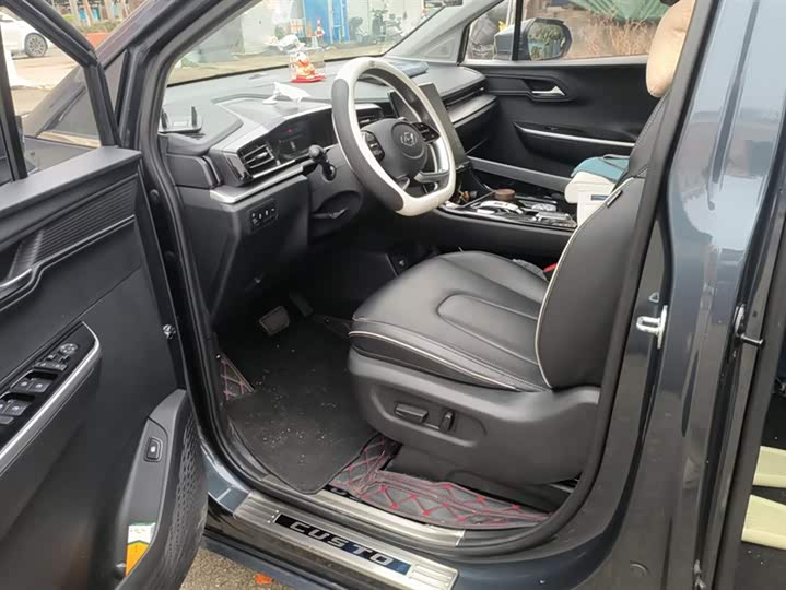 Фото 9 - Hyundai Custo