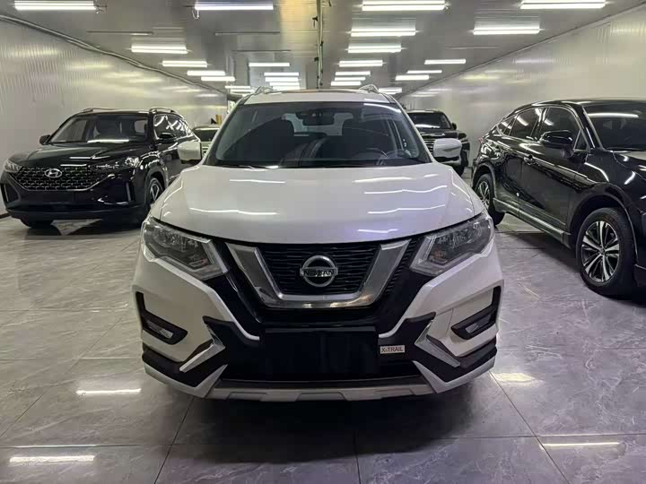 Photo 2 - Nissan X-Trail