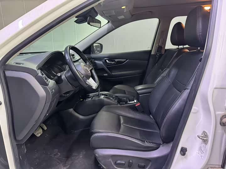 Photo 4 - Nissan X-Trail