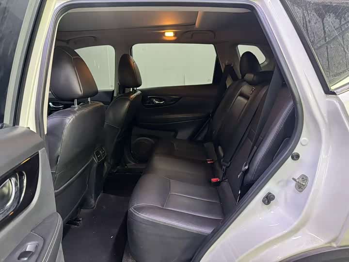 Photo 6 - Nissan X-Trail