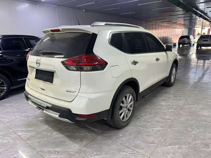 Photo 9 - Nissan X-Trail