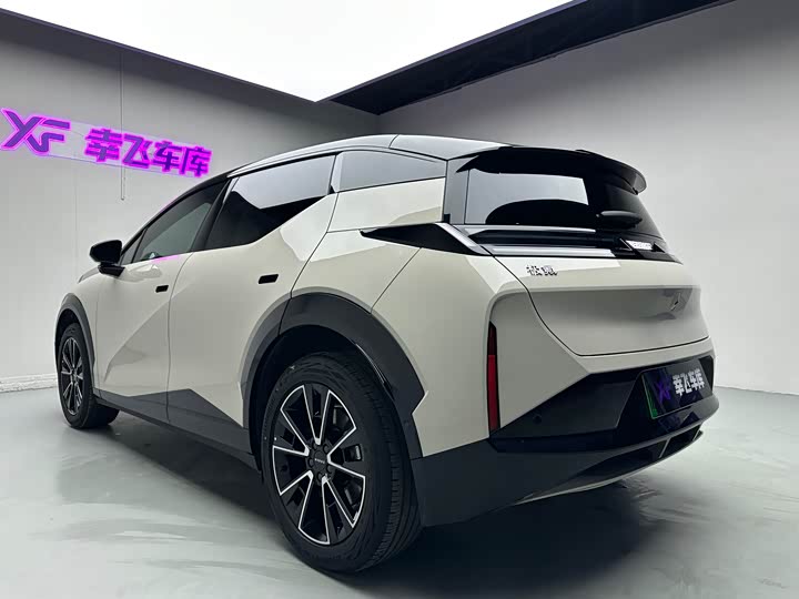 Фото 3 - Zeekr X