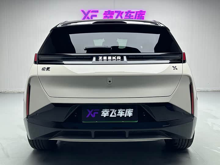 Фото 4 - Zeekr X