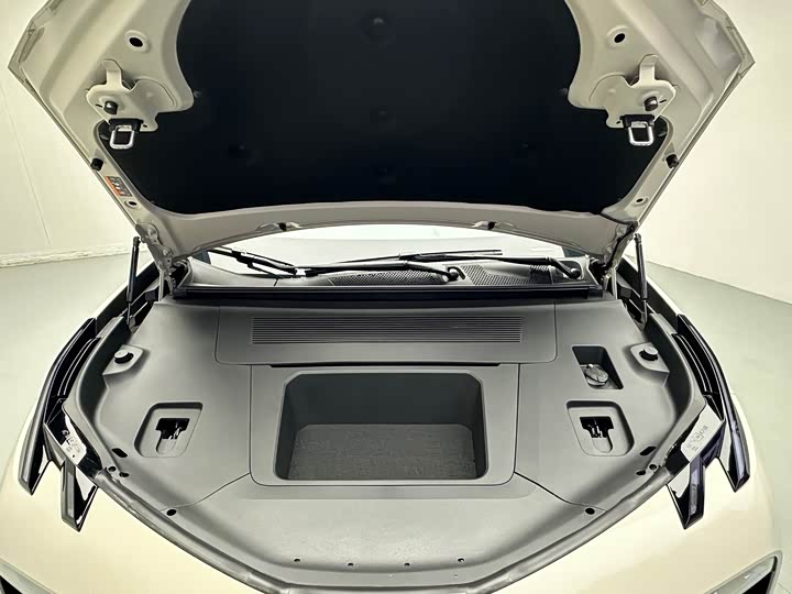 Фото 9 - Zeekr X