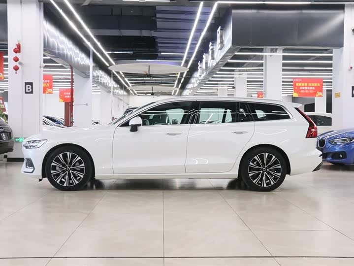 Фото 3 - Volvo V60