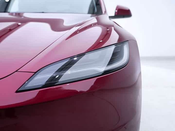 Фото 9 - Tesla Model 3