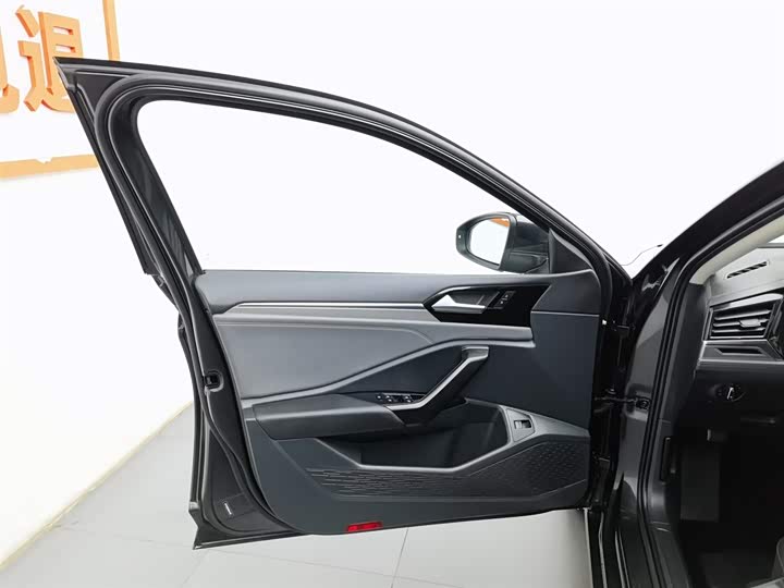 Фото 8 - Volkswagen Sagitar L