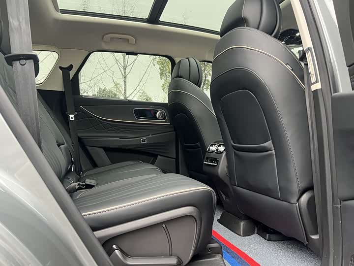 Фото 8 - Chery Tiggo 9